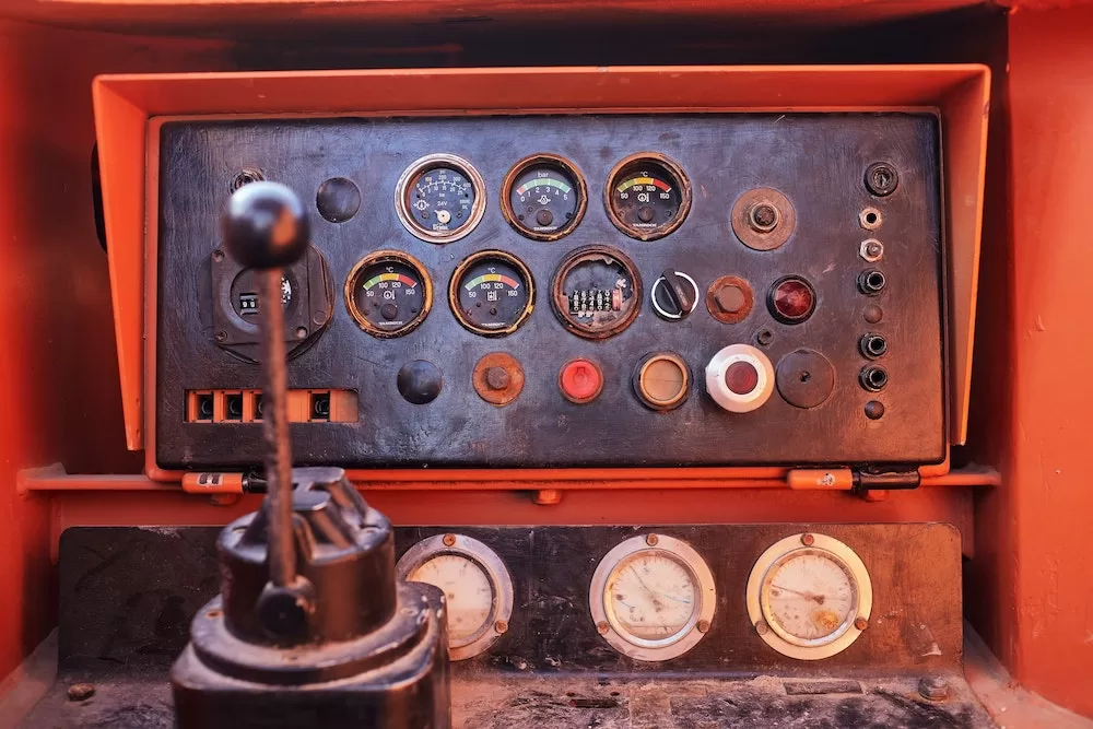 old flight dashboard